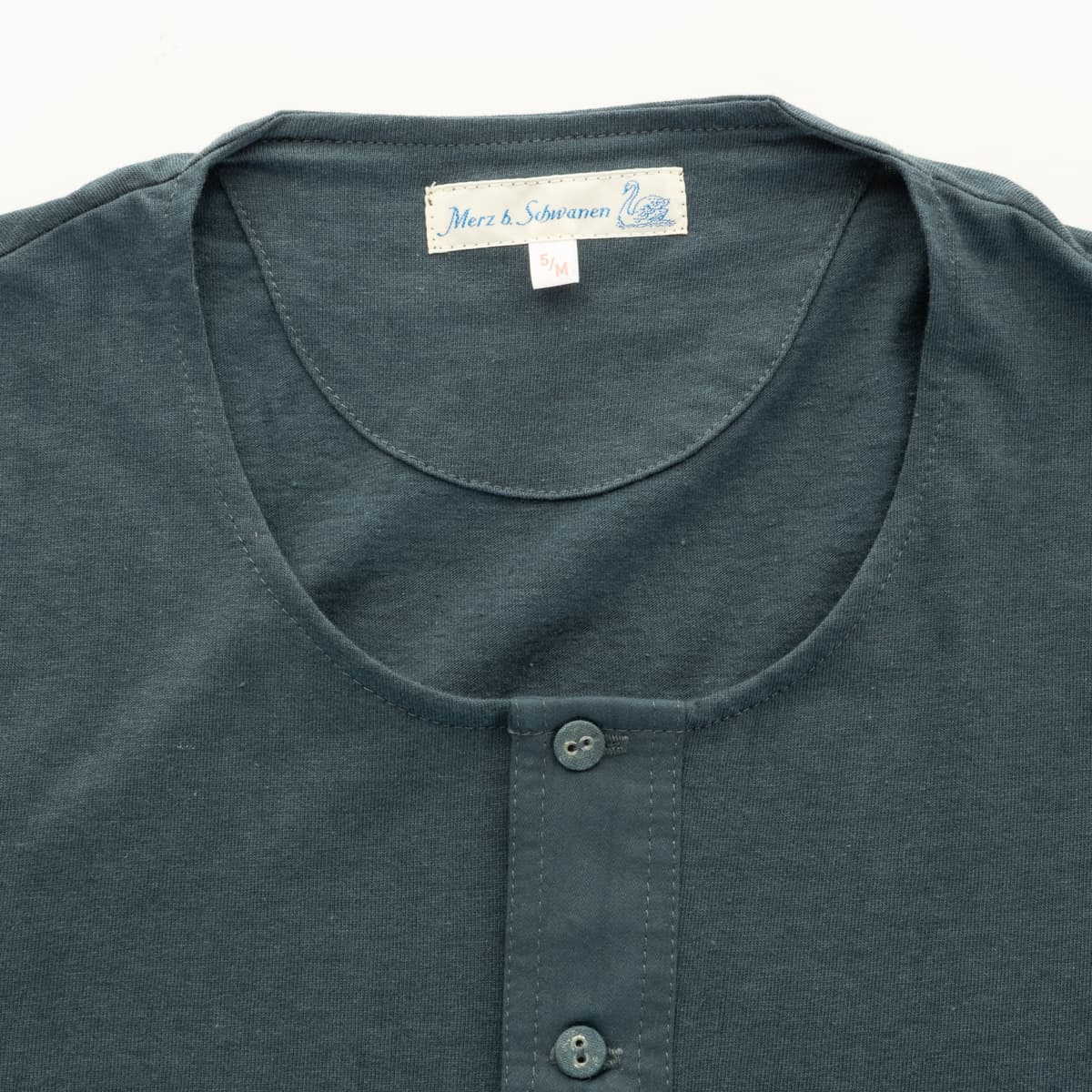 merz-b-henley1-1armmacoimit-613-mineral-blue-2